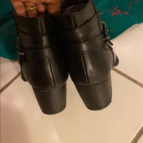 boots - Picture 3 of 6